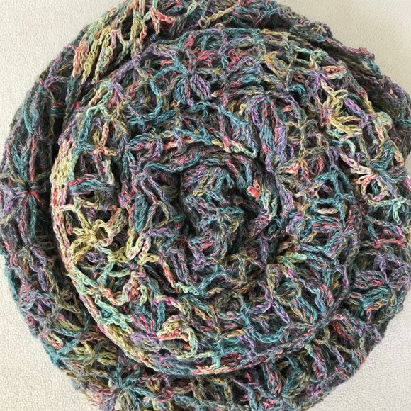 NEW Handmade English Ivy Lace Shawl, Triangular (95"L & 45"D) - Picture 14 of 14